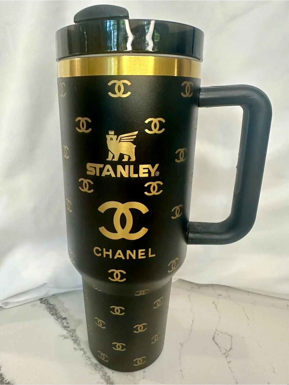 Black Chanel Stanley 40oz Gold Trim NIB With Straw - Picture 7 of 8